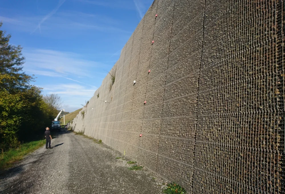 Hauptprüfung zur Bauabnahme auf der Autobahn BAB A3