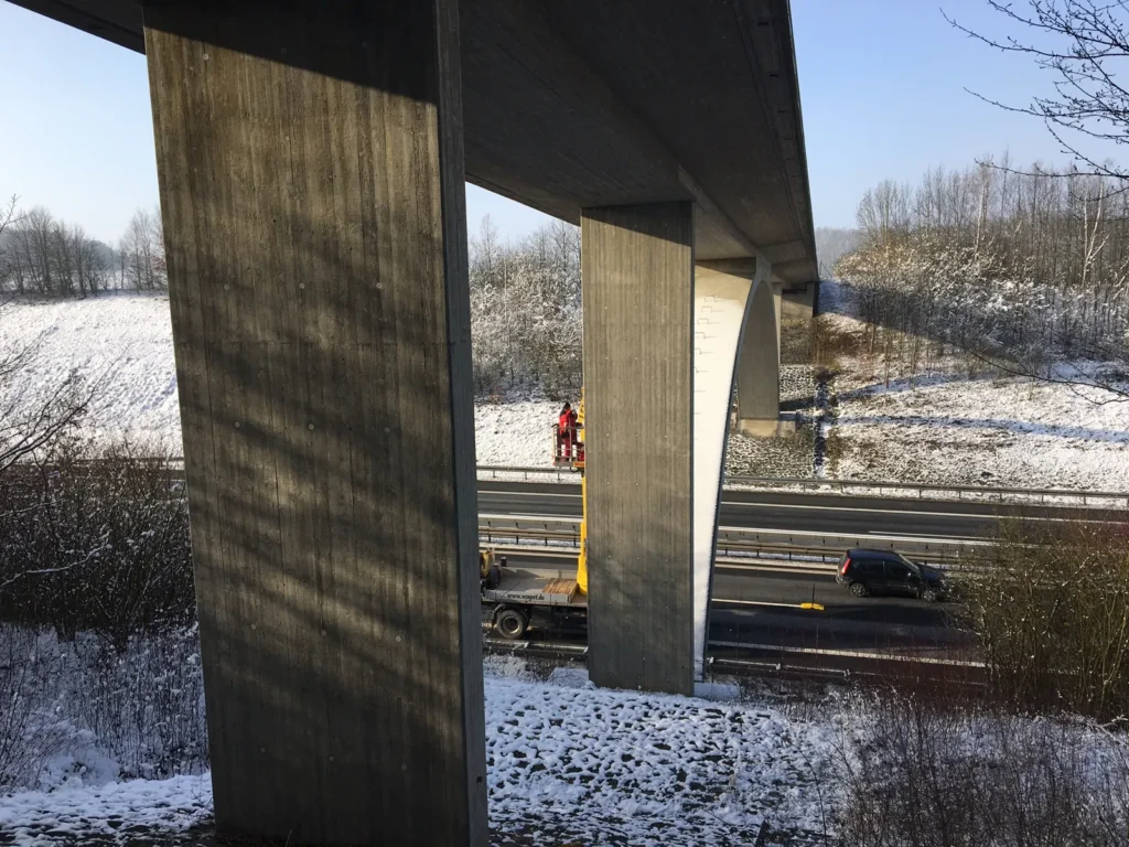 Brückenhauptprüfungen auf der Autobahn BAB A73