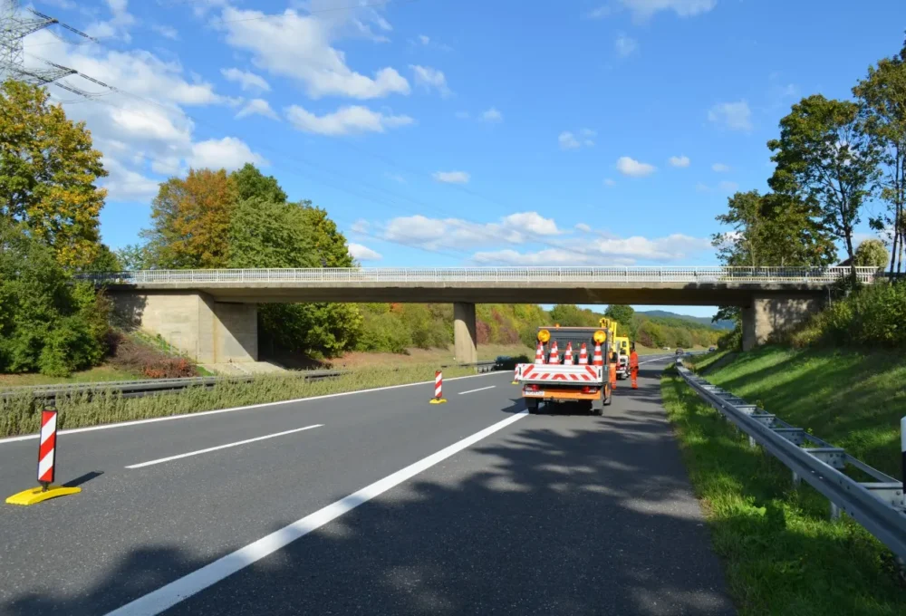 Brückenhauptprüfungen auf der Autobahn BAB A70