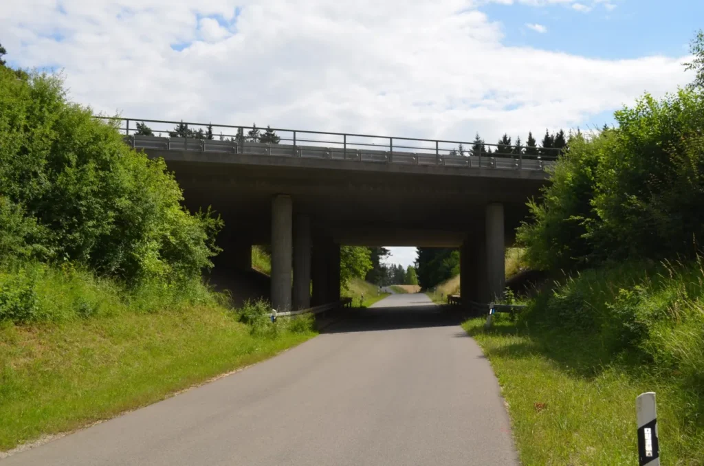 Brückenhauptprüfungen auf der Autobahn BAB A70