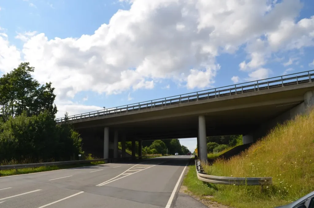 Brückenhauptprüfungen auf der Autobahn BAB A70